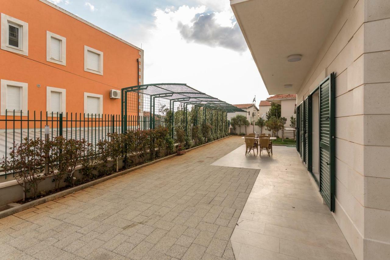 Villa Flores Rogoznica  Bagian luar foto